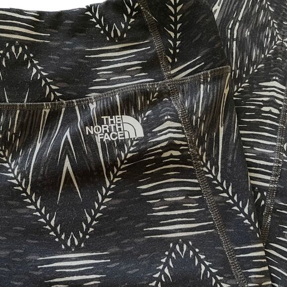 The North Face Motivation Printed Crop Women’s Active Leggings in Grey & Black - Picture 3 of 8